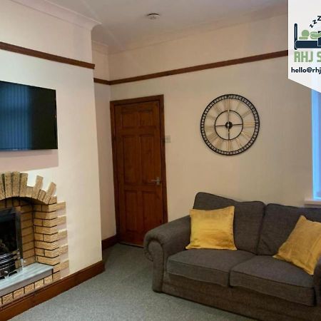Rodsley - 2 Bedroom 1St Floor Flat Free Parking Wifi And Netflix Гейтсхед Экстерьер фото