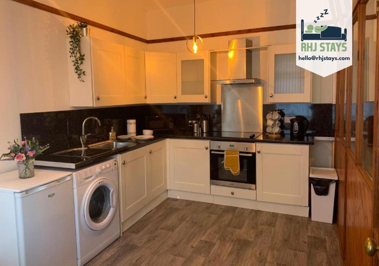 Rodsley - 2 Bedroom 1St Floor Flat Free Parking Wifi And Netflix Гейтсхед Экстерьер фото