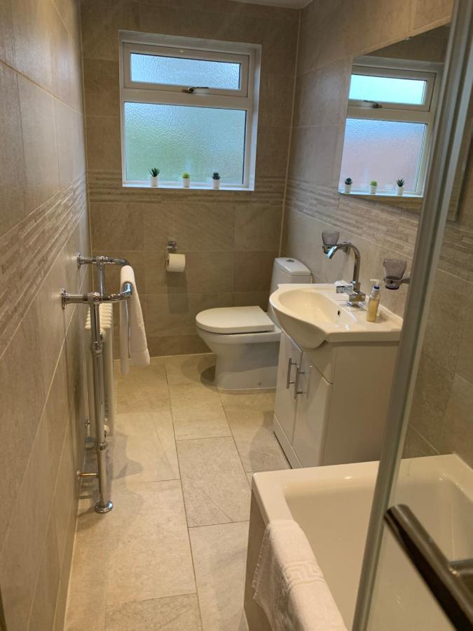 Rodsley - 2 Bedroom 1St Floor Flat Free Parking Wifi And Netflix Гейтсхед Экстерьер фото